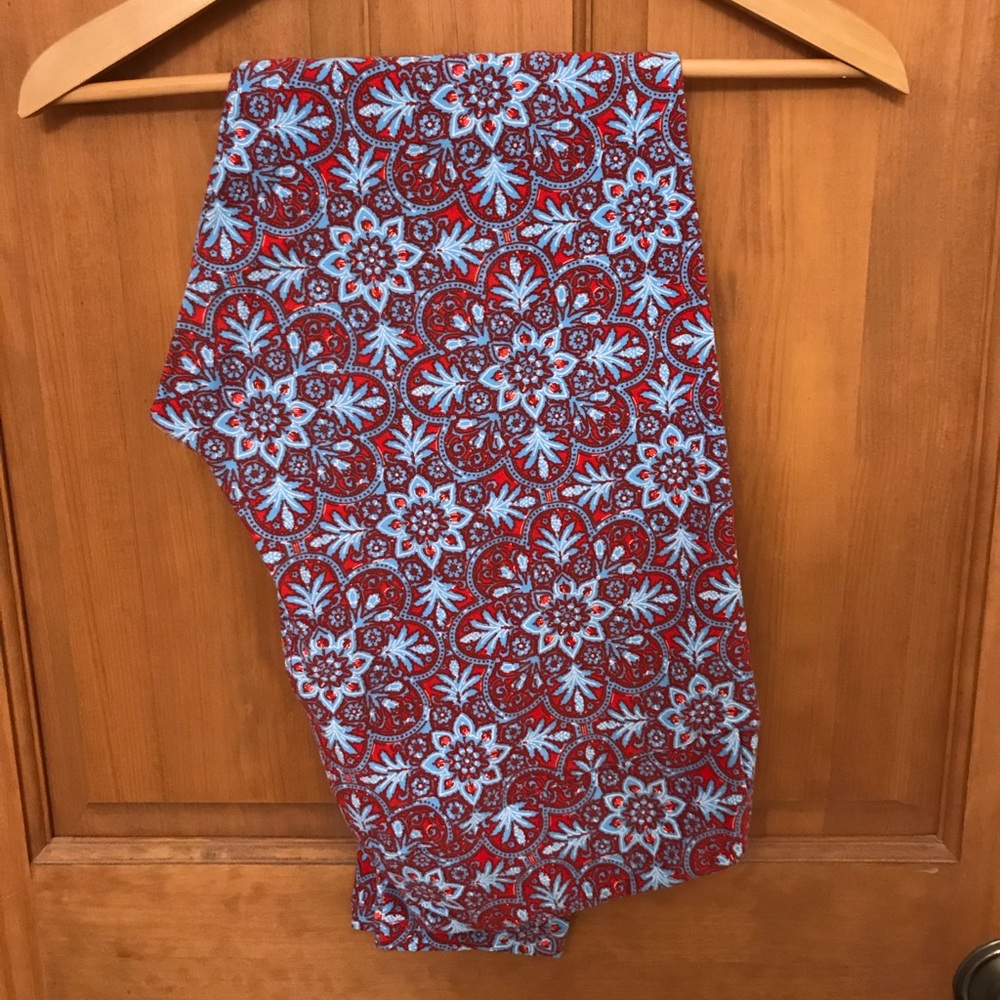 Lularoe TC leggings.